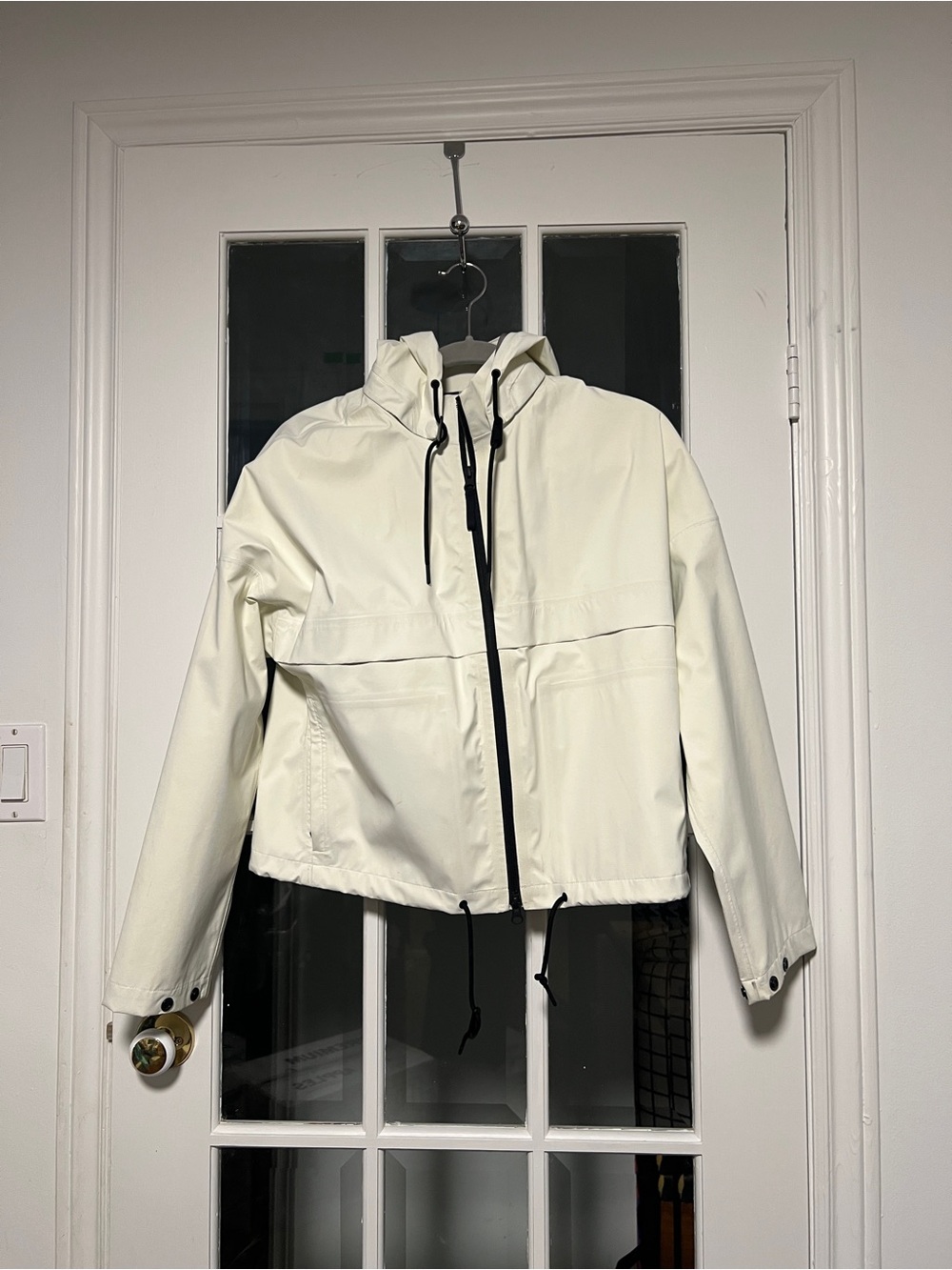 WOMENS NIKELAB ESSENTIAL LIGHTWEIGHT JACKET SIZE XS SAIL/ BLACK